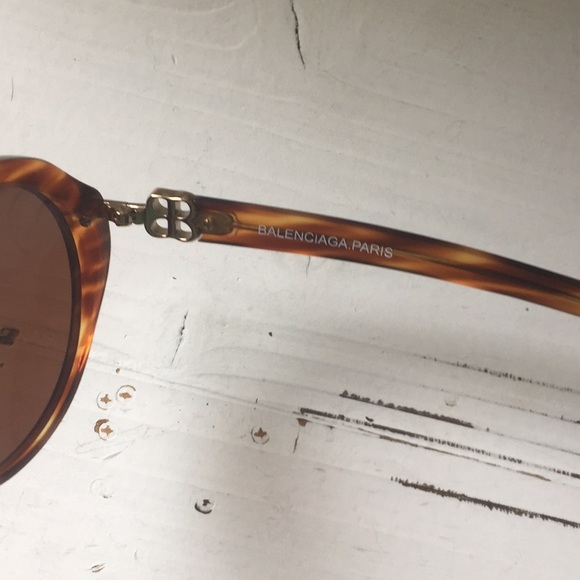 Genuine Tortoise Shell Balenciaga Sunglasses - Picture 7 of 8